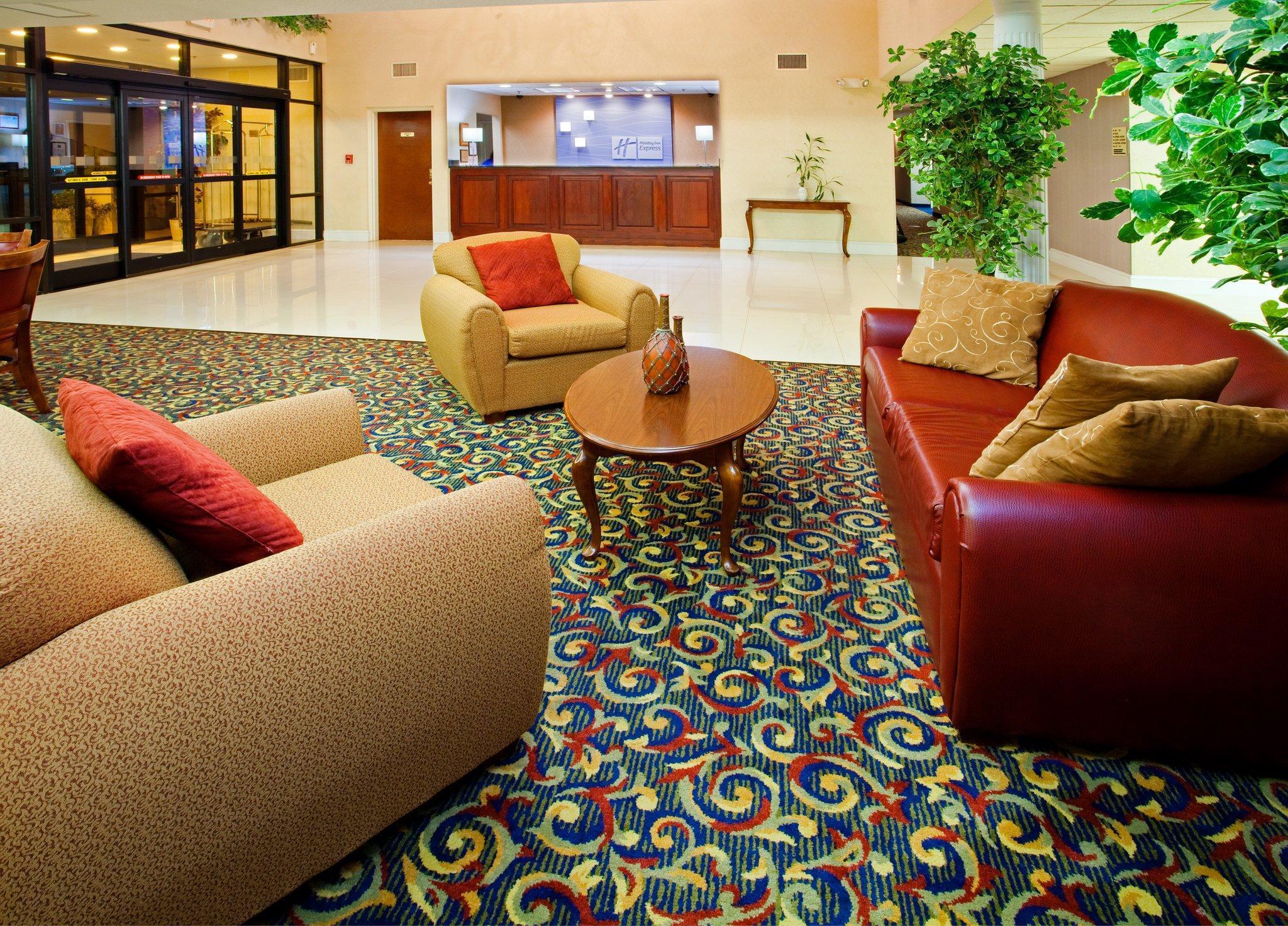 Holiday Inn Express Hillsborough-Durham Area By Ihg Ngoại thất bức ảnh