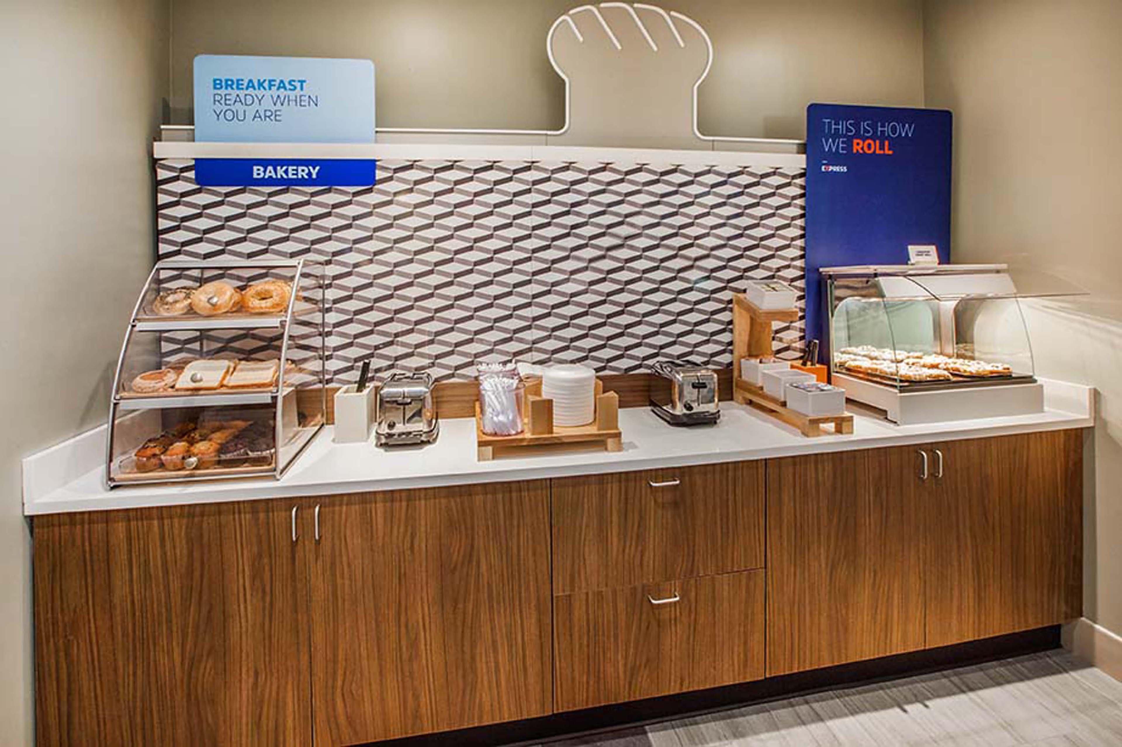 Holiday Inn Express Hillsborough-Durham Area By Ihg Ngoại thất bức ảnh