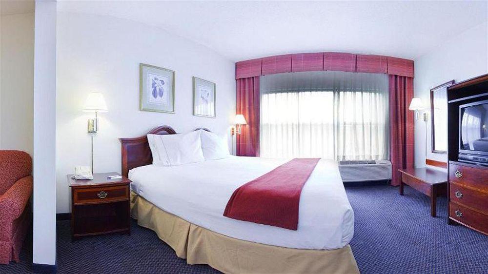 Holiday Inn Express Hillsborough-Durham Area By Ihg Ngoại thất bức ảnh