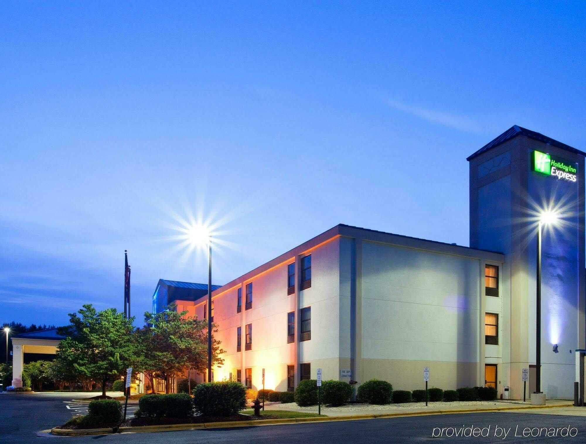Holiday Inn Express Hillsborough-Durham Area By Ihg Ngoại thất bức ảnh