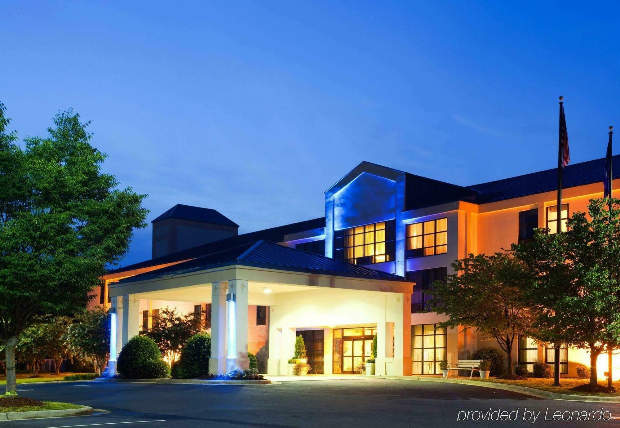 Holiday Inn Express Hillsborough-Durham Area By Ihg Ngoại thất bức ảnh