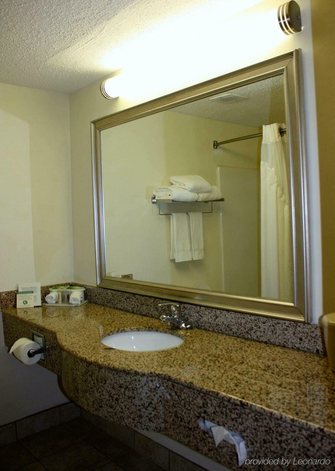 Holiday Inn Express Hillsborough-Durham Area By Ihg Ngoại thất bức ảnh