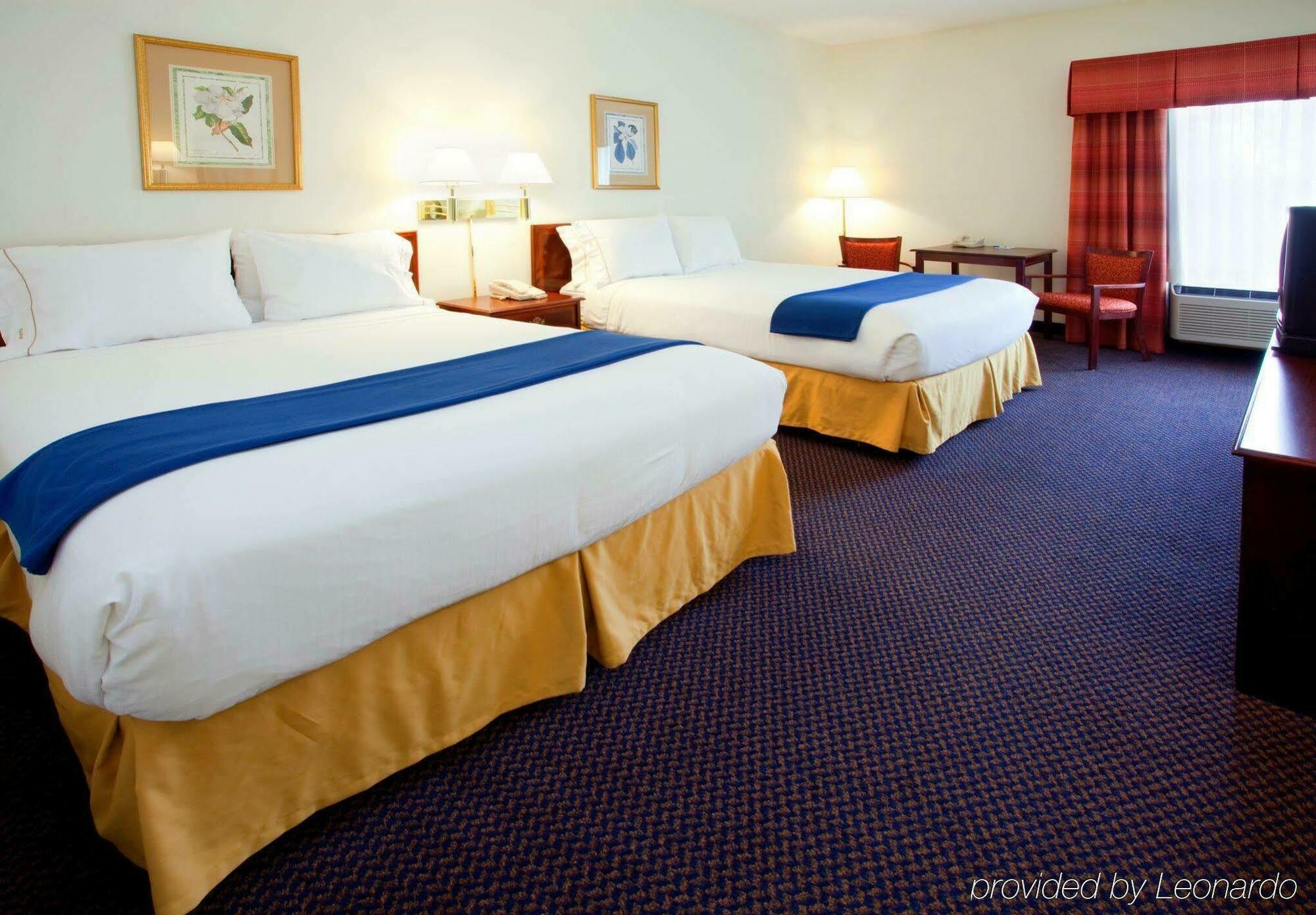 Holiday Inn Express Hillsborough-Durham Area By Ihg Ngoại thất bức ảnh