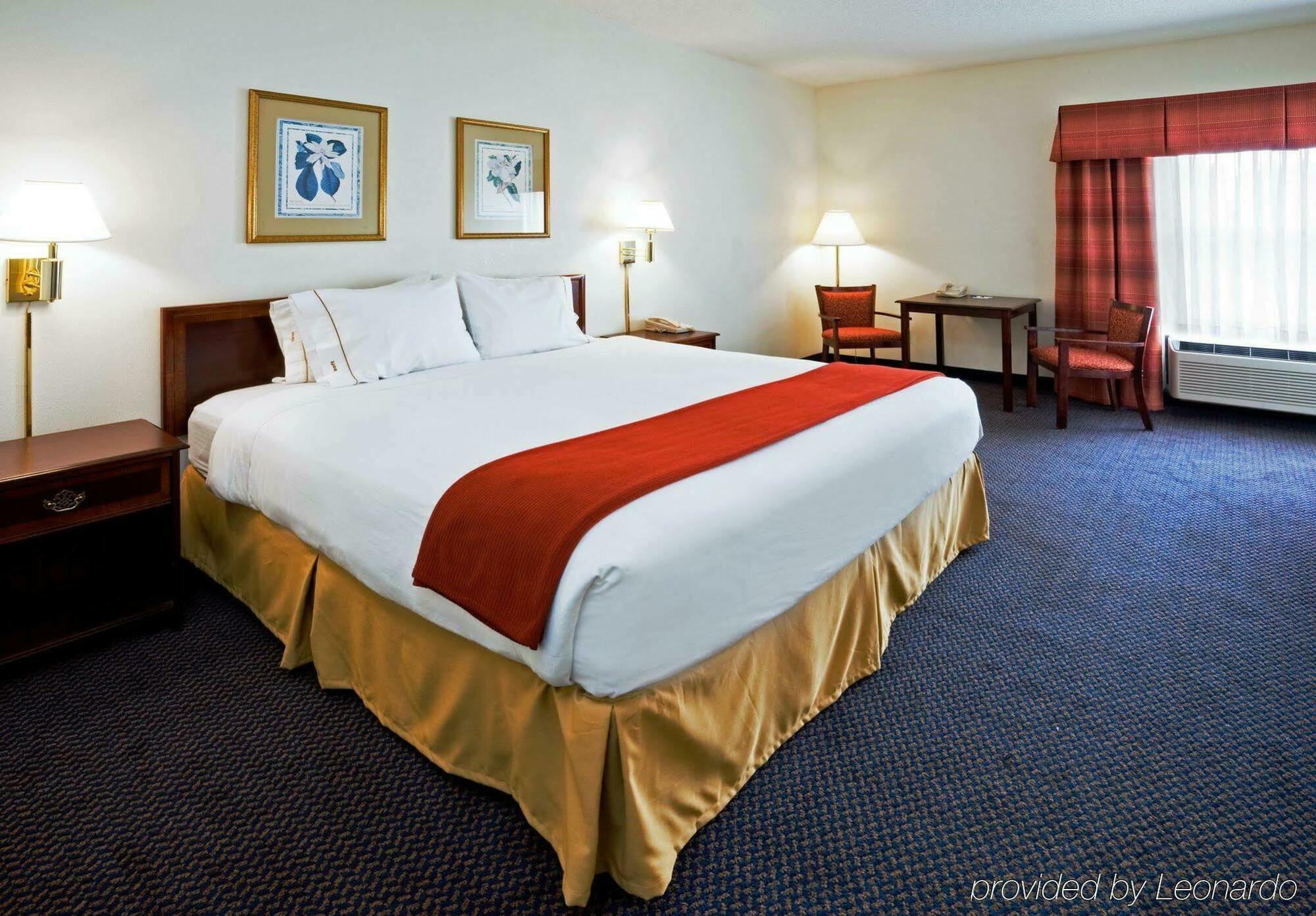 Holiday Inn Express Hillsborough-Durham Area By Ihg Ngoại thất bức ảnh