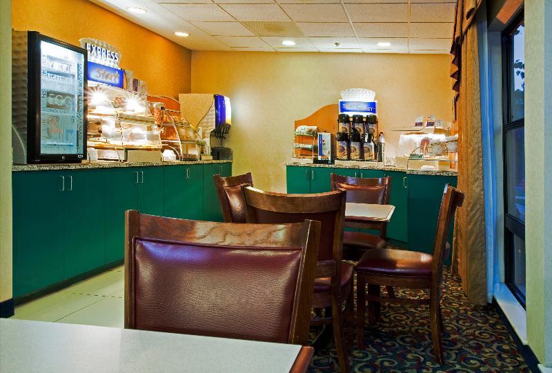 Holiday Inn Express Hillsborough-Durham Area By Ihg Ngoại thất bức ảnh